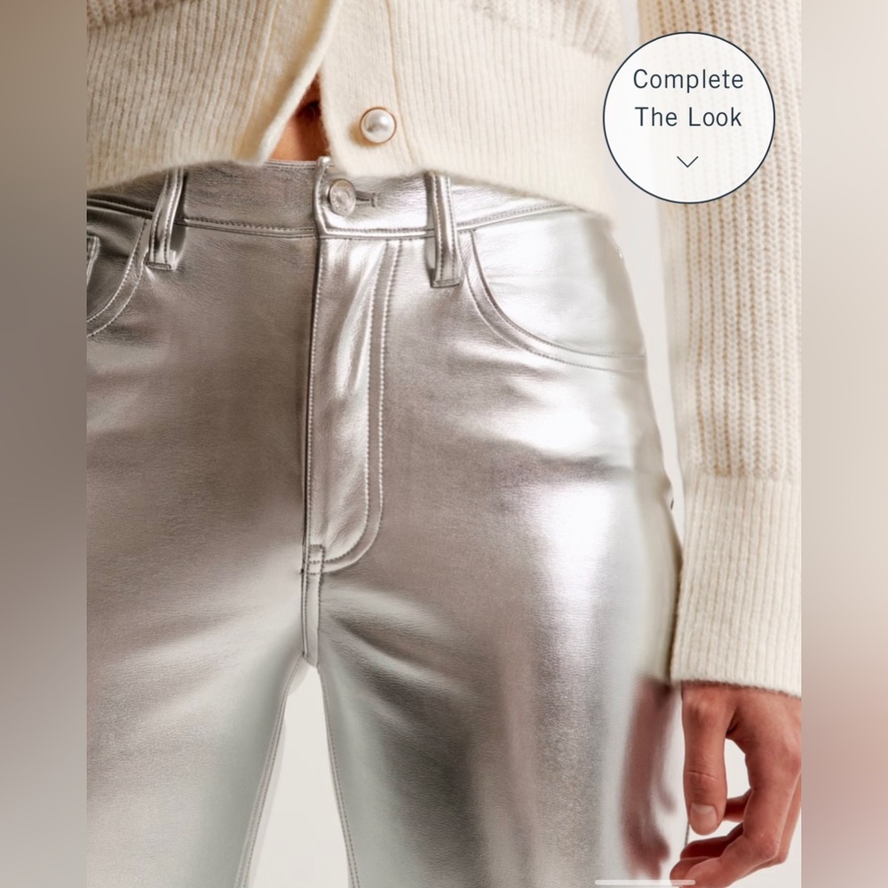 ๐ท๏ธ ๐๏ธ NWOT Abercrombie Silver Curve Love Vegan Leather 90โs Straight Pant ๐ท๏ธ ๐๏ธ - Picture 6 of 14